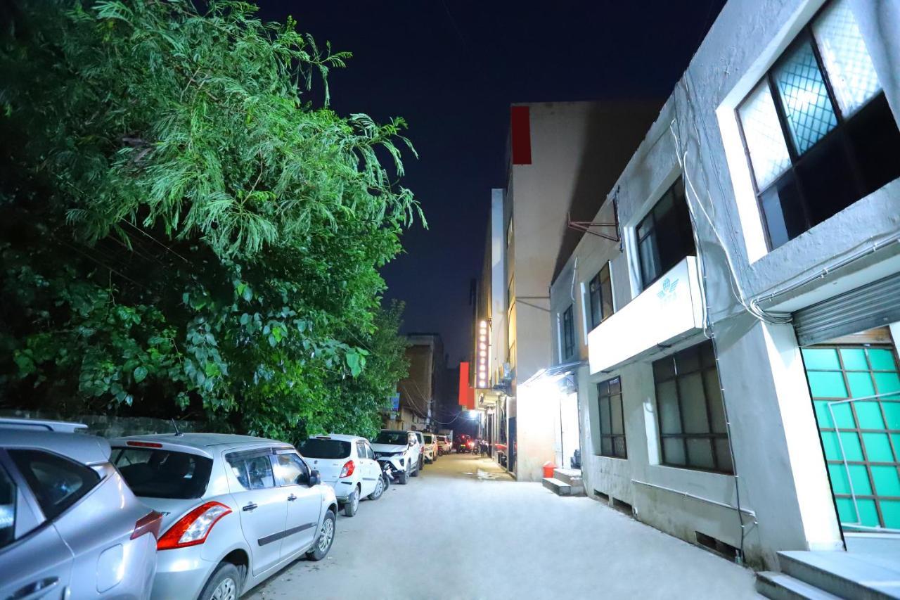 Hotel Stanley By Foxi Group- Near Delhi International Airport นิวเดลี ภายนอก รูปภาพ