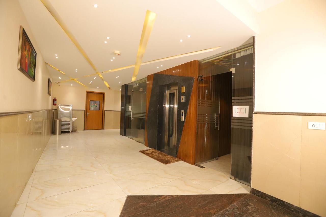 Hotel Stanley By Foxi Group- Near Delhi International Airport นิวเดลี ภายนอก รูปภาพ