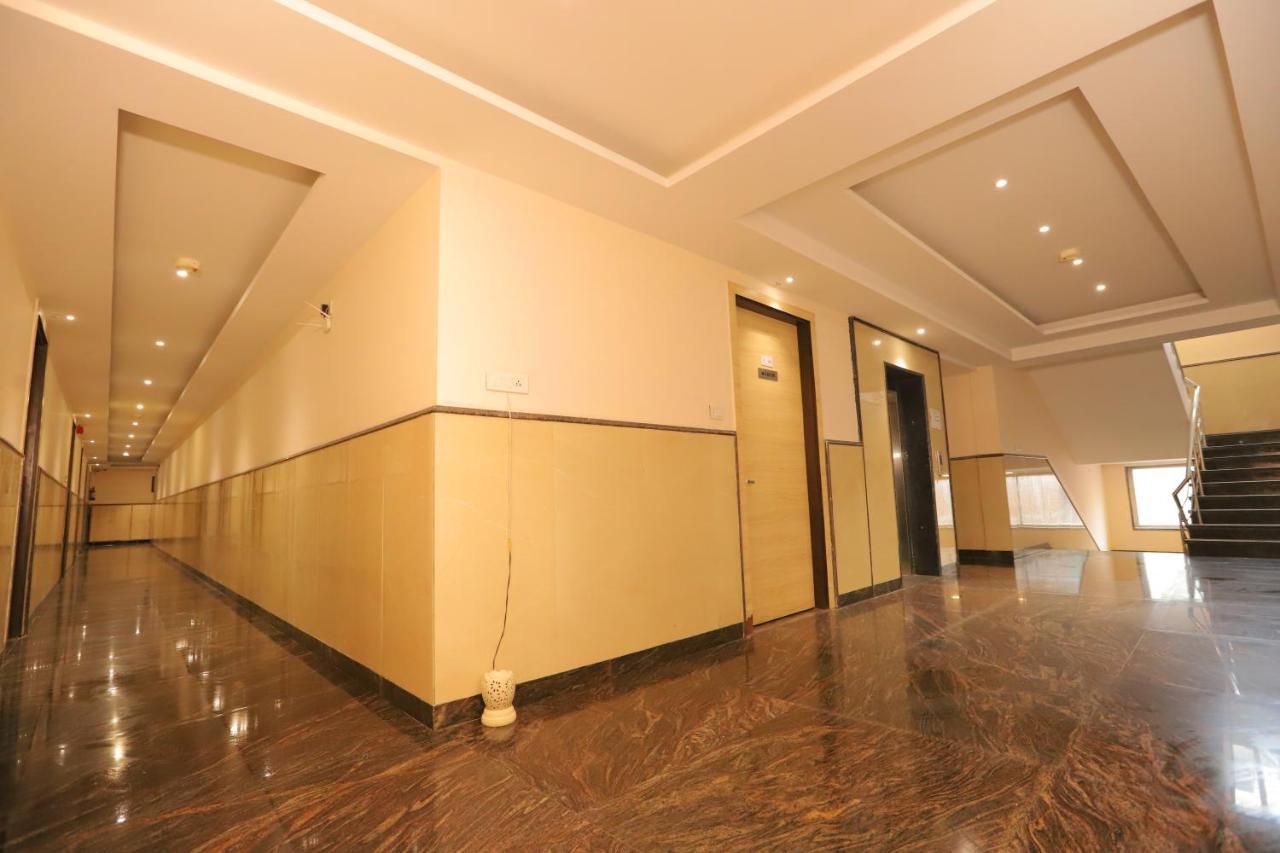 Hotel Stanley By Foxi Group- Near Delhi International Airport นิวเดลี ภายนอก รูปภาพ