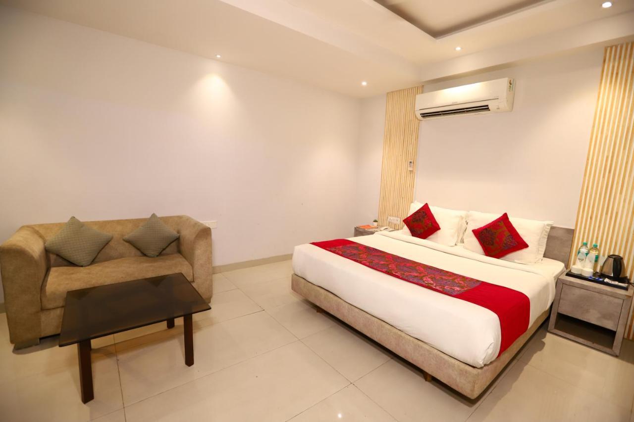 Hotel Stanley By Foxi Group- Near Delhi International Airport นิวเดลี ภายนอก รูปภาพ