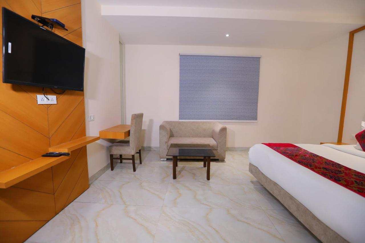 Hotel Stanley By Foxi Group- Near Delhi International Airport นิวเดลี ภายนอก รูปภาพ