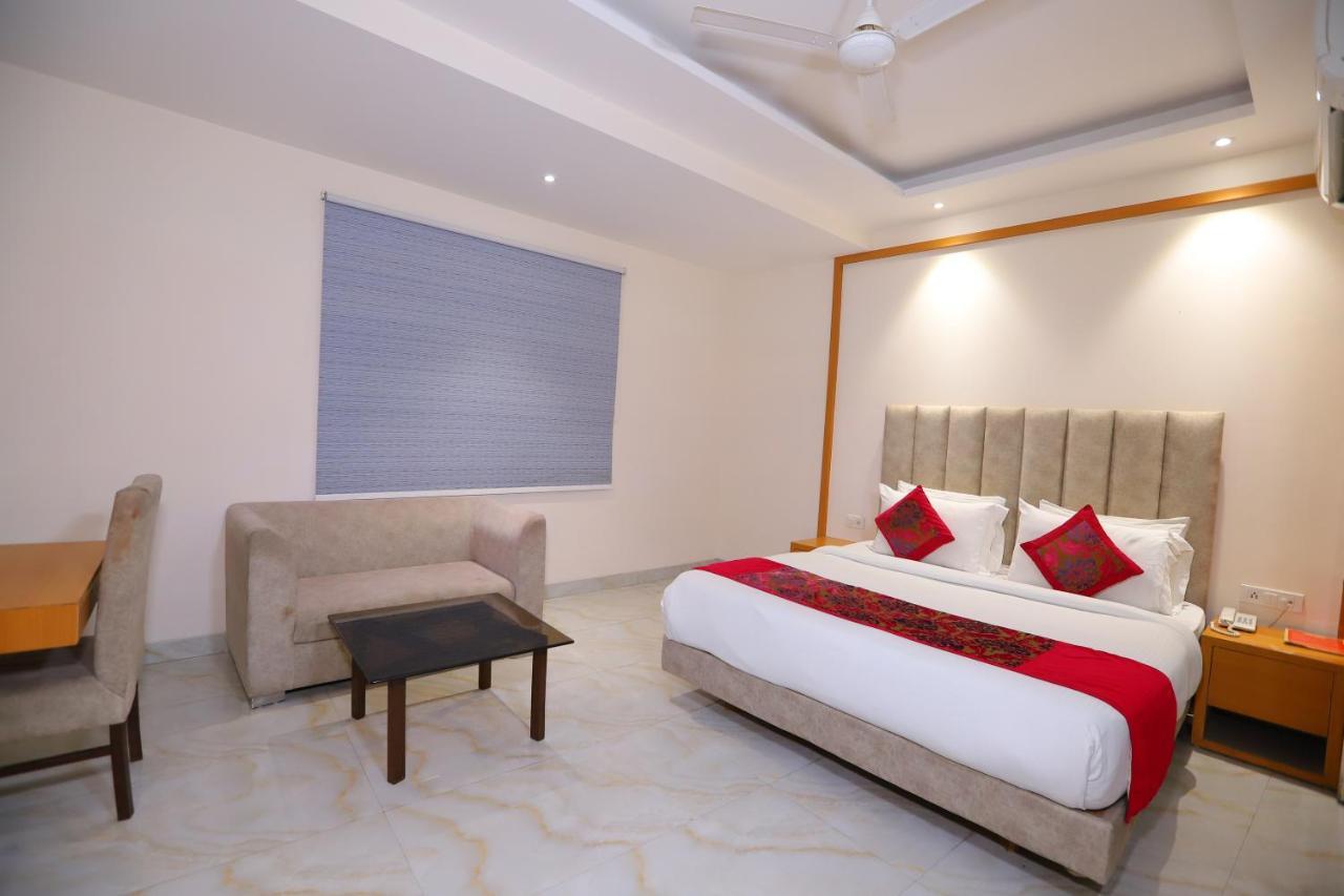 Hotel Stanley By Foxi Group- Near Delhi International Airport นิวเดลี ภายนอก รูปภาพ