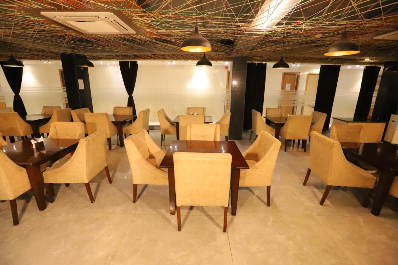 Hotel Stanley By Foxi Group- Near Delhi International Airport นิวเดลี ภายนอก รูปภาพ