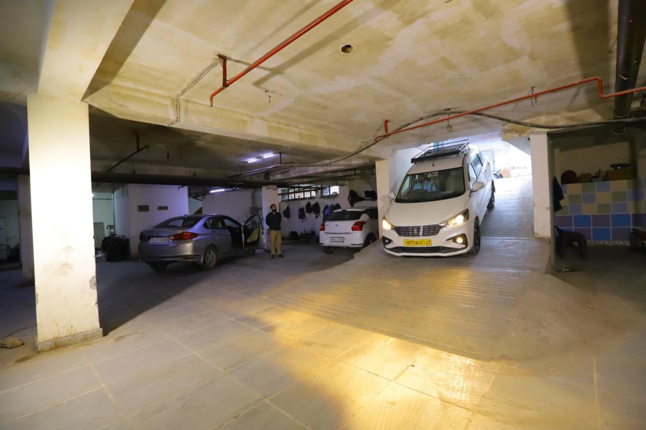 Hotel Stanley By Foxi Group- Near Delhi International Airport นิวเดลี ภายนอก รูปภาพ