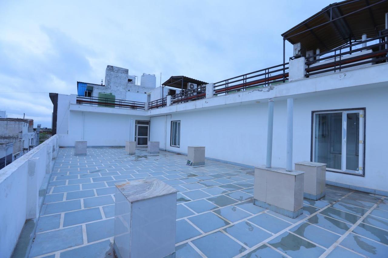 Hotel Stanley By Foxi Group- Near Delhi International Airport นิวเดลี ภายนอก รูปภาพ